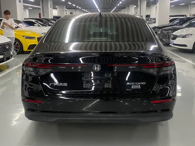 Honda Accord — Фото автомобиля 14