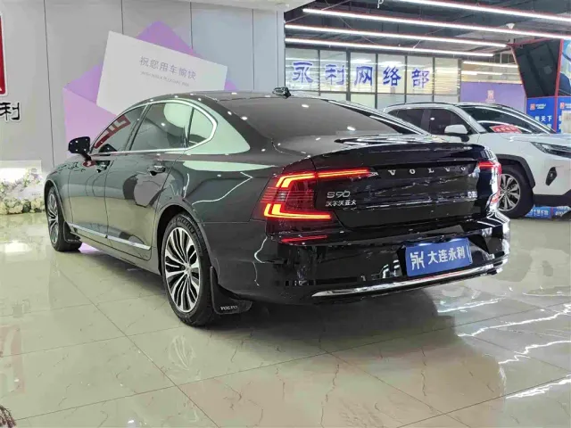 Volvo S90 — Фото автомобиля 6
