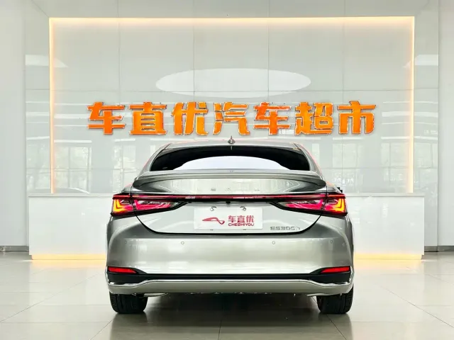 Lexus ES — Фото автомобиля 6