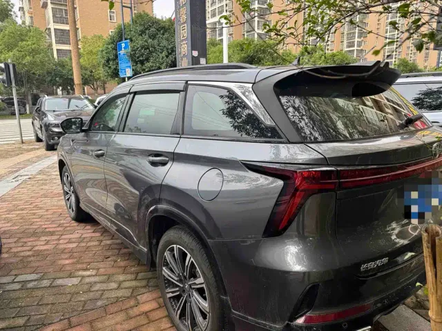 Changan CS75 Plus — Фото автомобиля 3