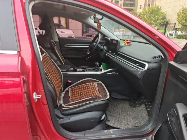 Geely Emgrand — Фото автомобиля 17