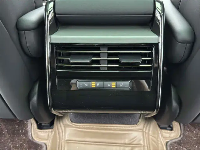 Land Rover Range Rover Sport — Фото автомобиля 11