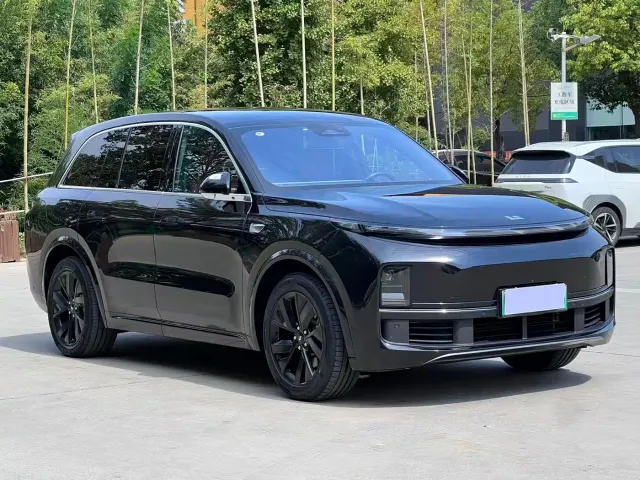 Li Auto L8 — Фото автомобиля 3