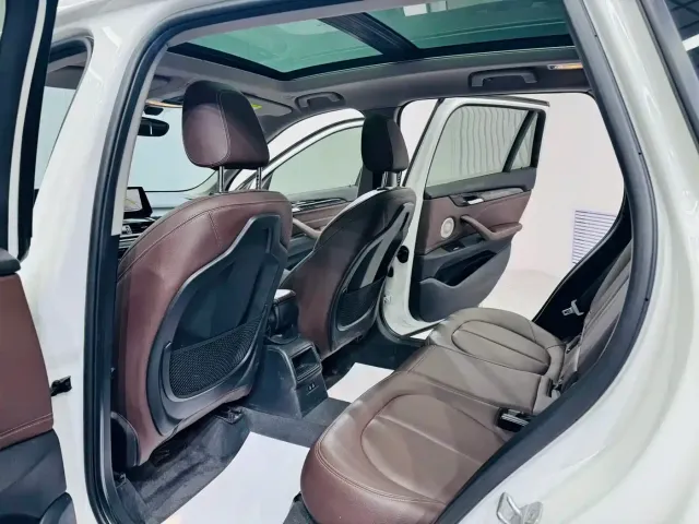 BMW X1 — Фото автомобиля 11