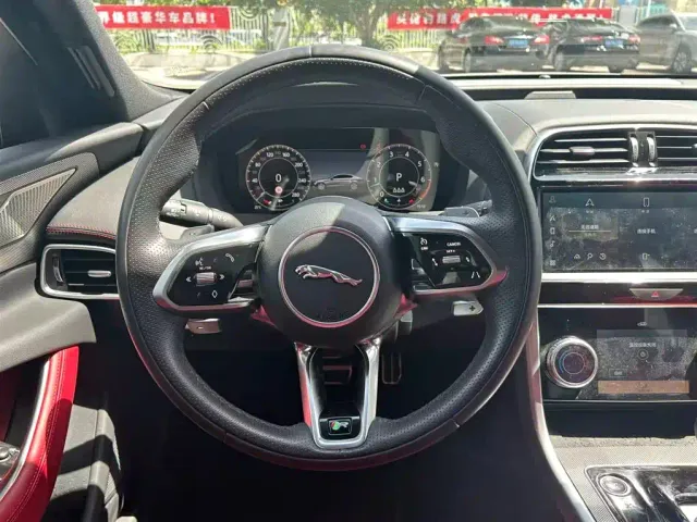 Jaguar XEL — Фото автомобиля 14