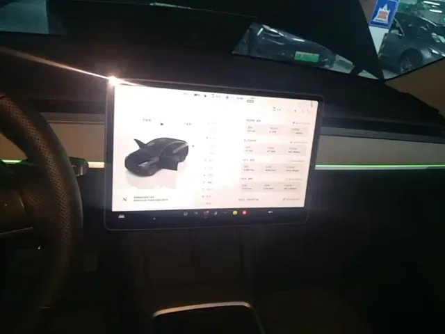 Tesla Model Y — Фото автомобиля 12