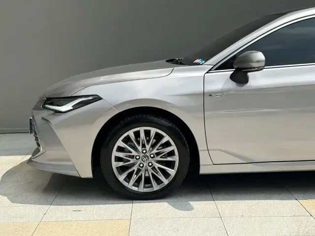 Toyota Avalon 2024 Hybrid 2.0L Luxury Edition — Фото автомобиля 5