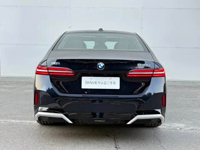BMW 5 Series — Фото автомобиля 17