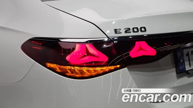 Mercedes-Benz E-Class W214 — Фото автомобиля 8