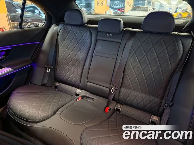 Mercedes-Benz E-Class — Фото автомобиля 16