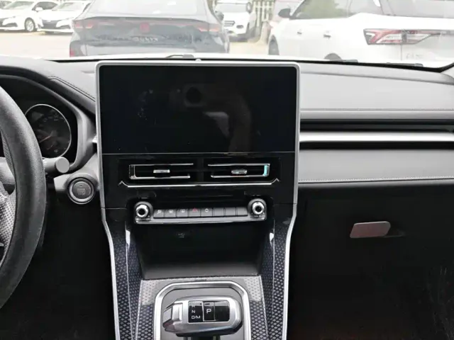 Haval Haval M6 2021 PLUS 1.5T DCT Elite Smart Connect — Фото автомобиля 13