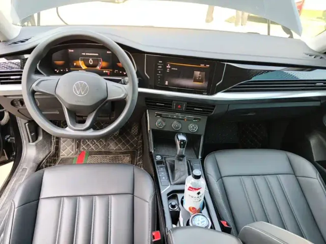 Volkswagen Passat — Фото автомобиля 9
