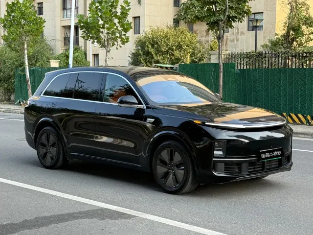 Li Auto L8 — Фото автомобиля 3