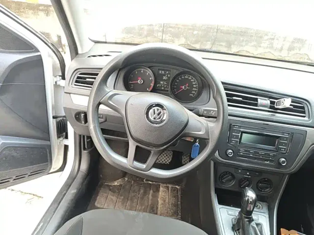 Volkswagen Lavida — Фото автомобиля 10