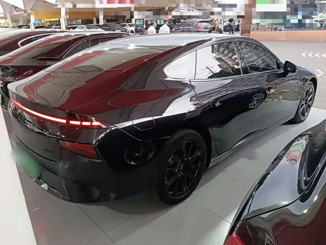 Xpeng P7 — Фото автомобиля 6