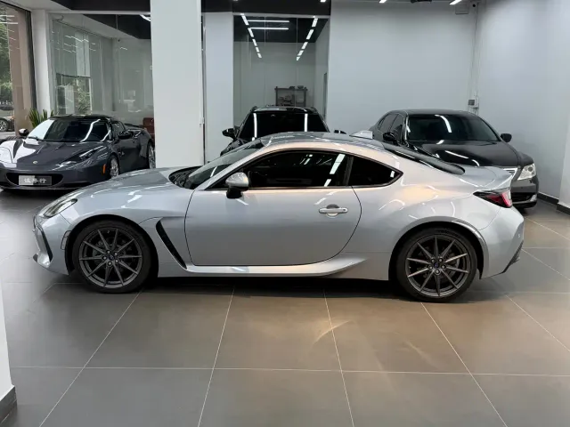 Subaru BRZ — Фото автомобиля 4