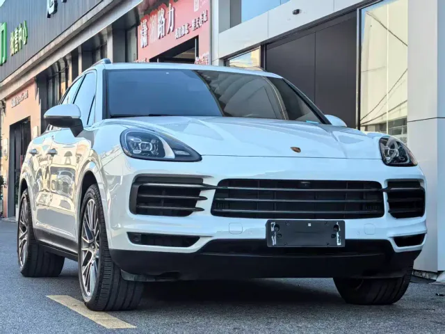 Porsche Cayenne — Фото автомобиля 3