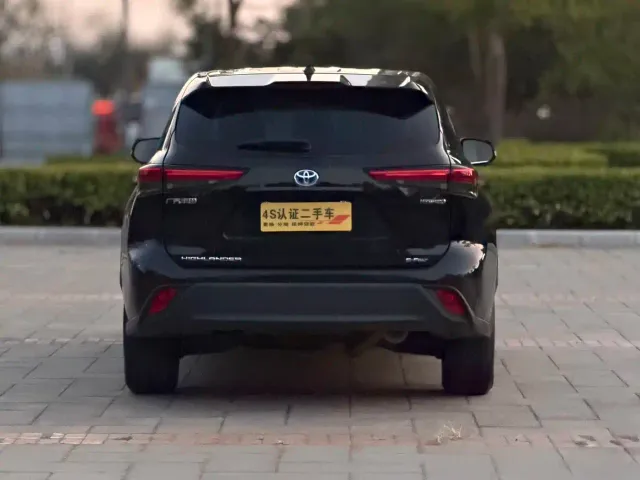 Toyota Highlander — Фото автомобиля 5