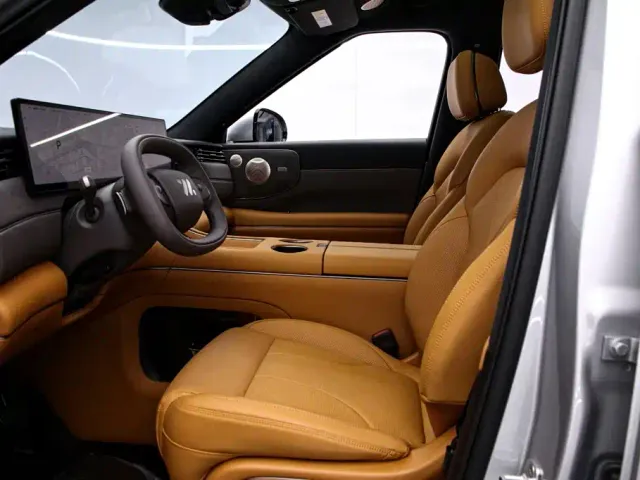 IM Motors LS8 — Фото автомобиля 14