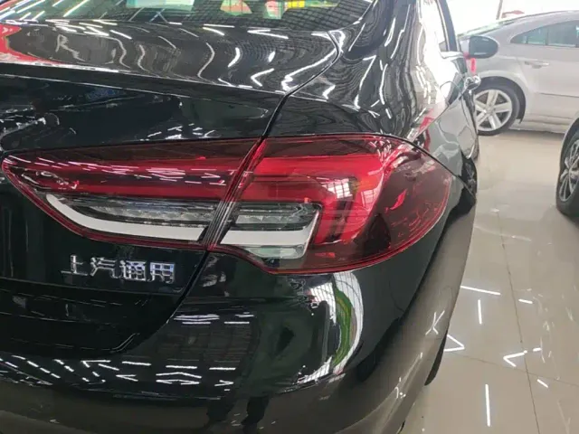 Buick Regal — Фото автомобиля 7