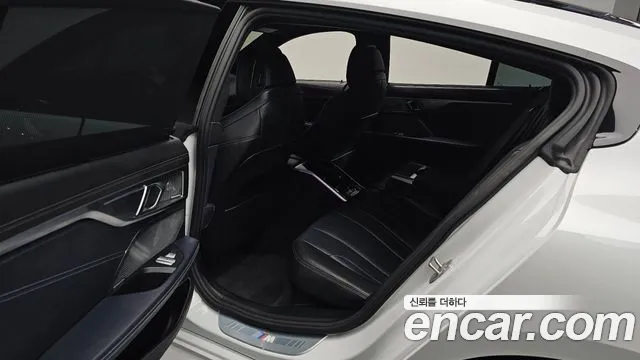 BMW 8 Series G15 — Фото автомобиля 25