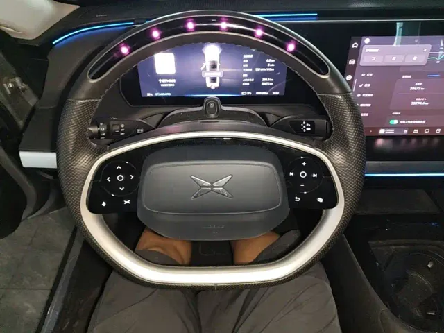 Xpeng P7 — Фото автомобиля 10