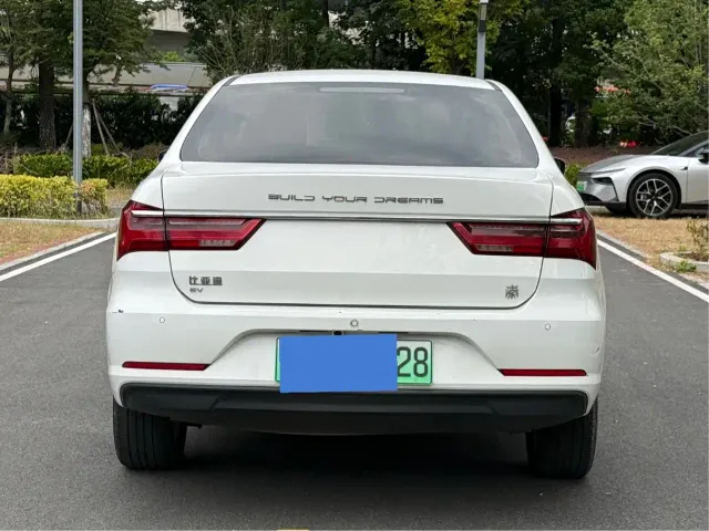 BYD Qin — Фото автомобиля 5