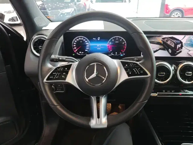 Mercedes-Benz GLB-Class — Фото автомобиля 10