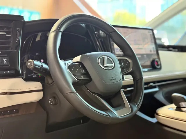 Lexus LM — Фото автомобиля 7