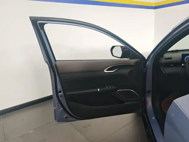 Changan Eado — Фото автомобиля 7