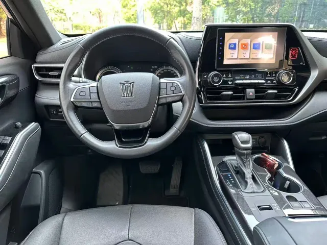 Toyota Crown Kluger — Фото автомобиля 4