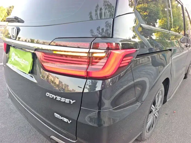 Honda Odyssey — Фото автомобиля 7