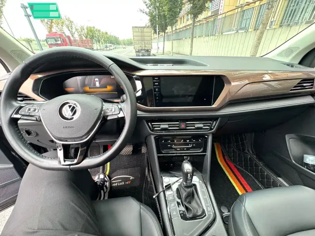 Volkswagen Tharu — Фото автомобиля 7