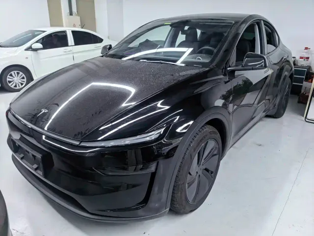 Фотография автомобиля — Tesla Model Y