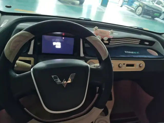 Wuling Hongguang Mini EV — Фото автомобиля 5