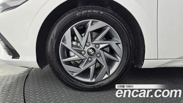 Hyundai Avante CN7 — Фото автомобиля 5