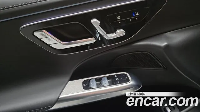 Mercedes-Benz E-Class — Фото автомобиля 19