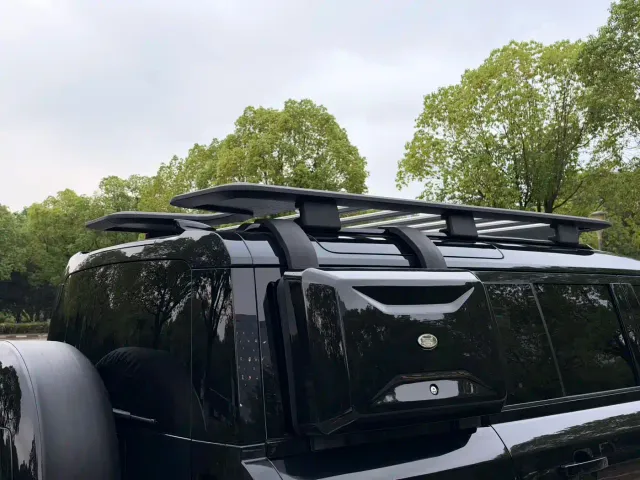 Land Rover Defender — Фото автомобиля 18