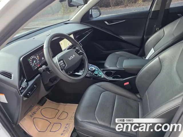Kia Niro — Фото автомобиля 15