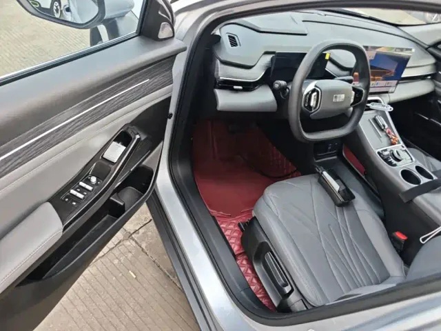 Geely Galaxy L6 — Фото автомобиля 15