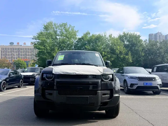 Фотография автомобиля — Land Rover Defender