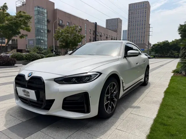 BMW 4 Series — Фото автомобиля 3