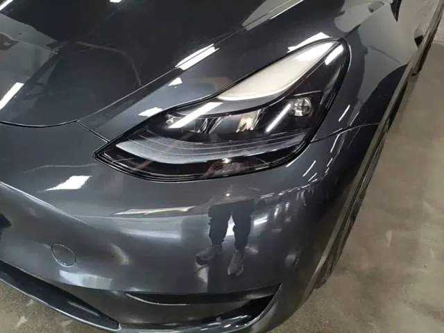 Tesla Model Y — Фото автомобиля 23