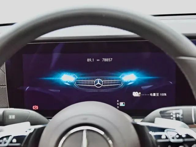 Mercedes-Benz E-Class — Фото автомобиля 10