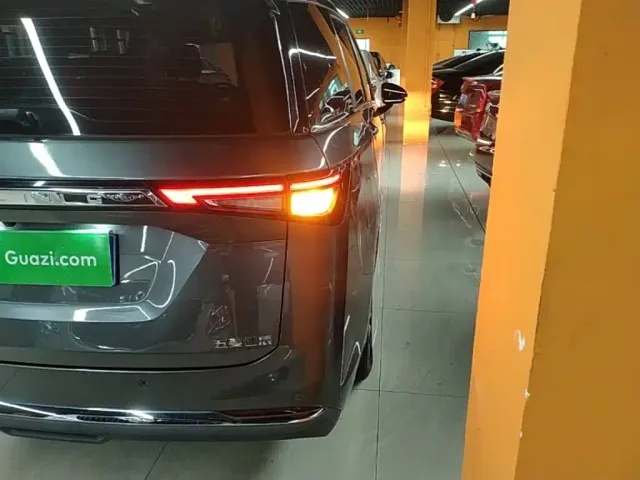 Wuling Jiachen — Фото автомобиля 7