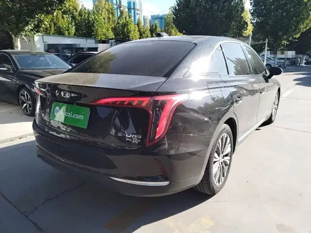 Hongqi E-QM5 — Фото автомобиля 6