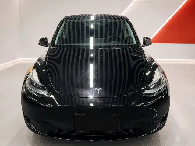 Tesla Model Y — Фото автомобиля 2