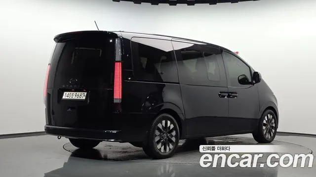 Hyundai Staria Staria 4WD Lounge 9 мест — Фото автомобиля 2