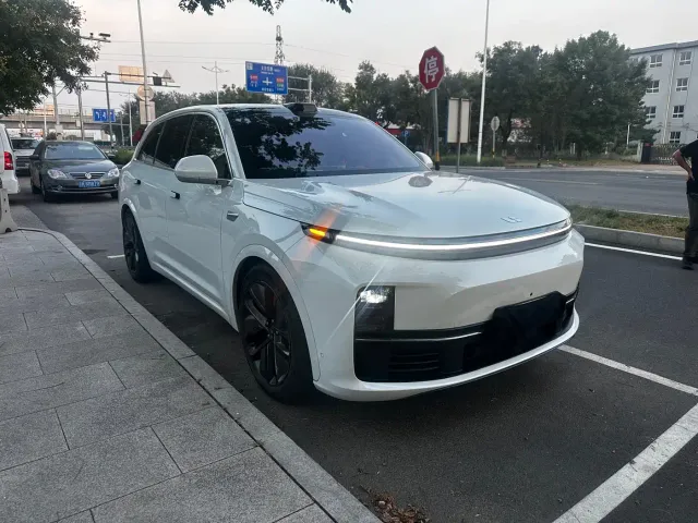 Li Auto L7 — Фото автомобиля 3