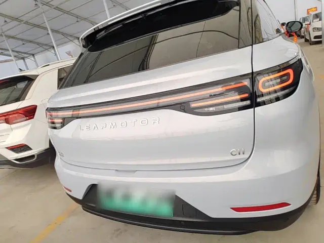 Leapmotor C11 — Фото автомобиля 5
